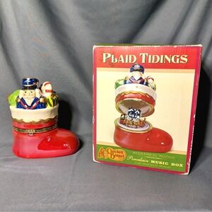 Cracker Barrel Mr. Christmas Red Stocking Porcelain‎ Hinged Animated Music Box
